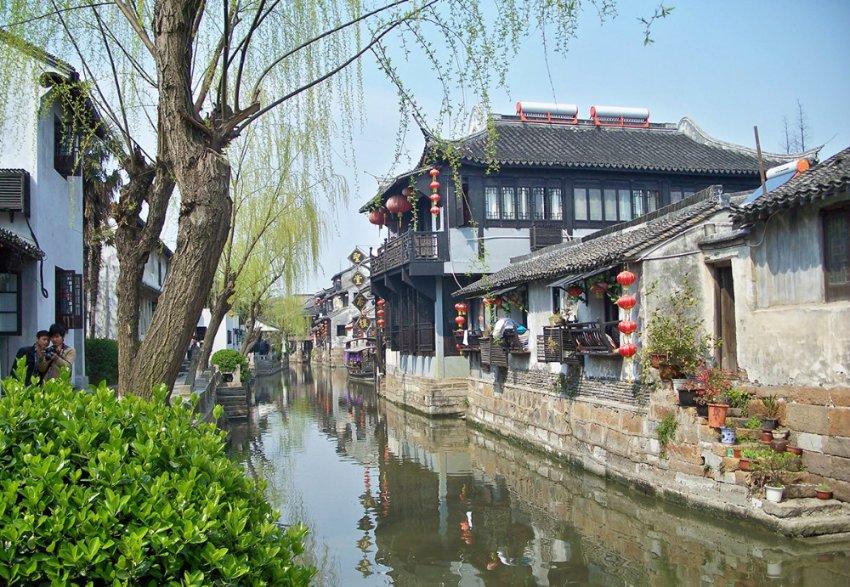 从“揽客”到“留客” 各地掀起文旅消费热
